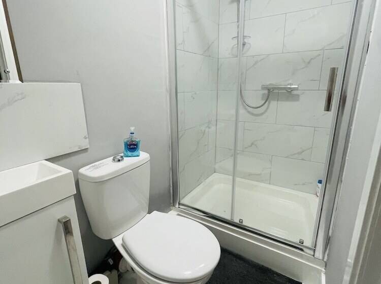 تختخواب و صبحانه Cranmore Guest House