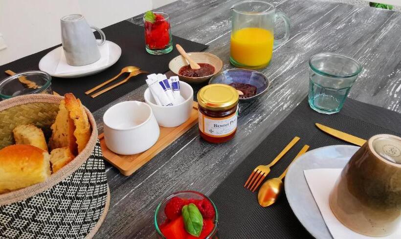 مبيت وإفطار La Centenaire Gruissan   Maison D Hôte