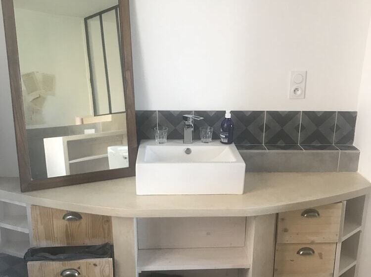 ベッドアンドブレックファースト Librairie Abelard