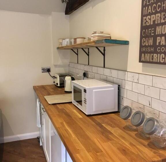 تختخواب و صبحانه The Stables At Harby