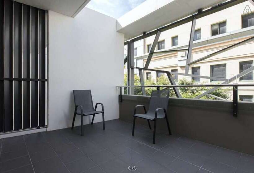 Cbd Apartment In Perfect Location