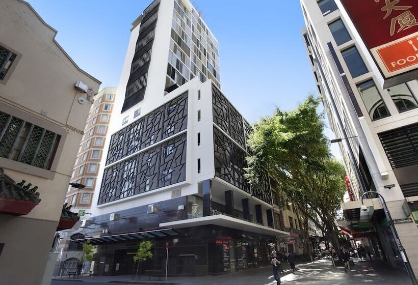 Cbd Apartment In Perfect Location