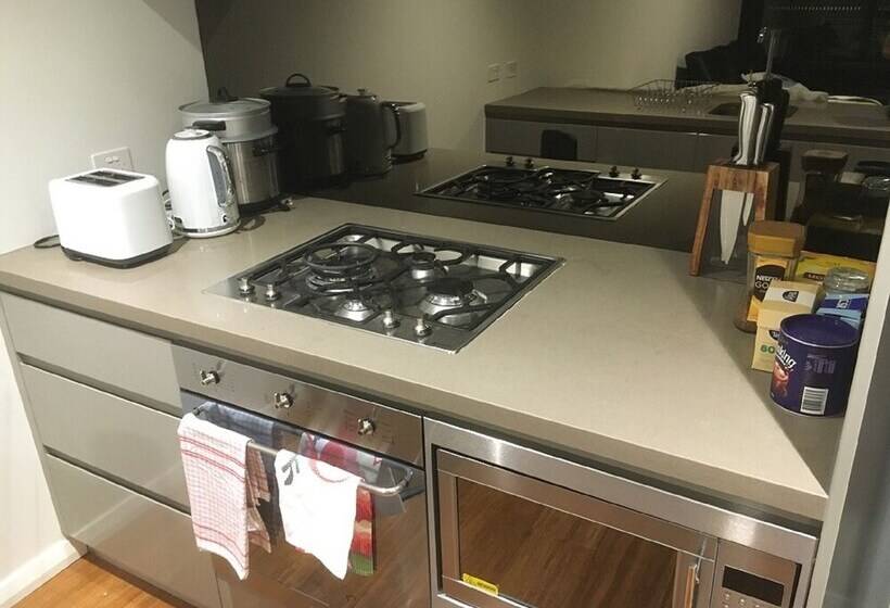 Cbd Apartment In Perfect Location