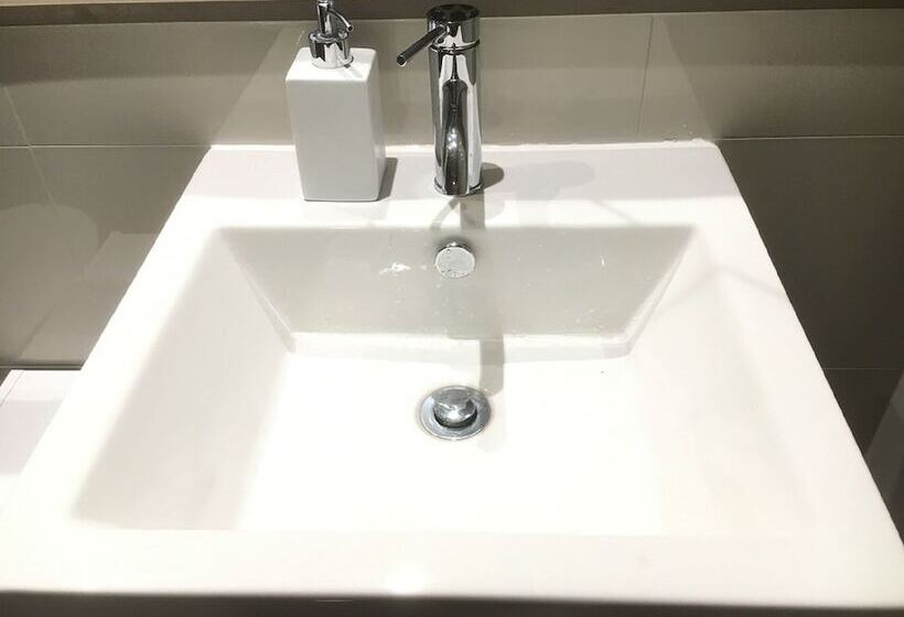 Cbd Apartment In Perfect Location