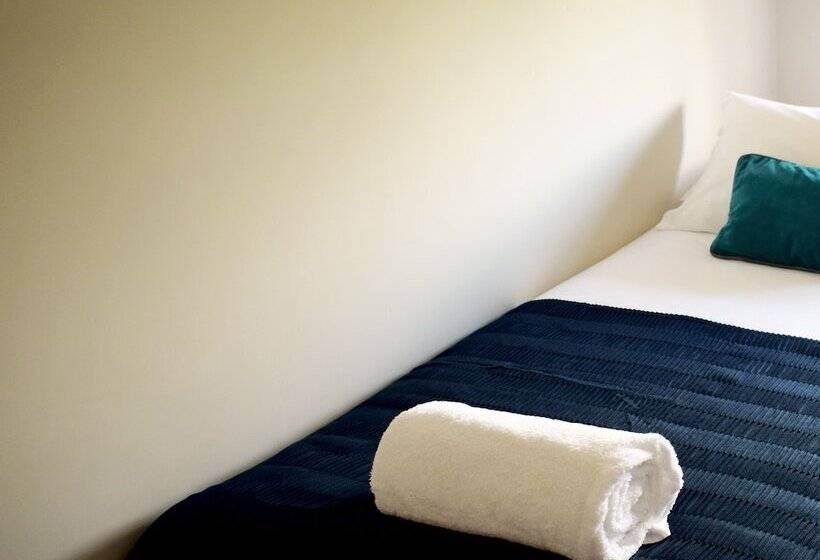 Charming Three Bed Home Near City Centre And Hospital