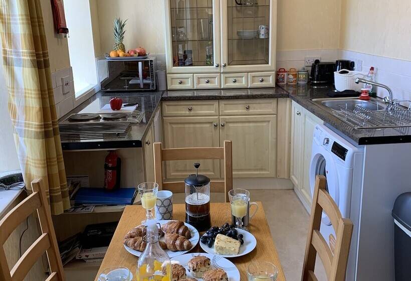 City Bolt Hole Town Centre