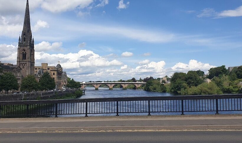 City Bolt Hole   Town Centre