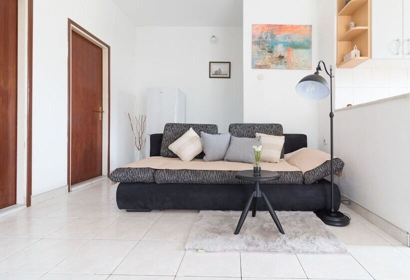 Comfortable Apartment Luka