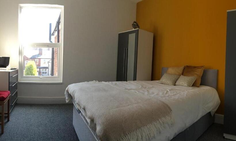 Townhouse @ 97 Edleston Road Crewe