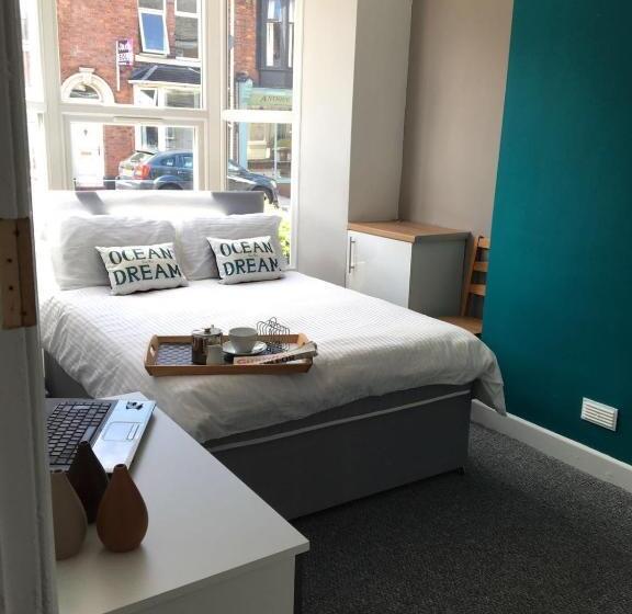 Townhouse @ 97 Edleston Road Crewe