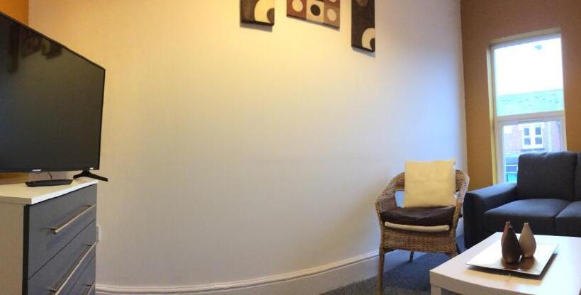 Townhouse @ 97 Edleston Road Crewe