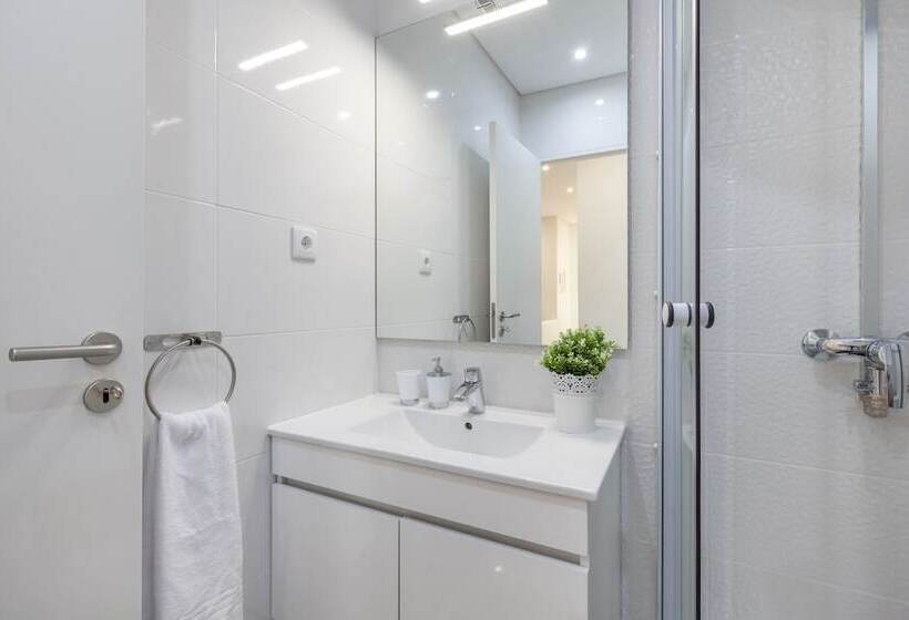 D&s   Torne Apartments