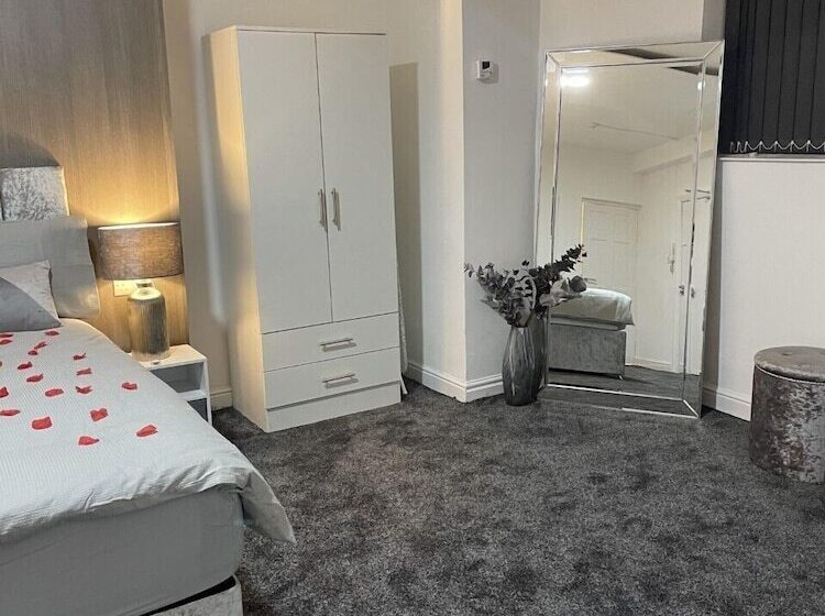 Empreo Serviced Apartments