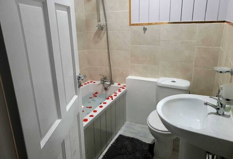 Empreo Serviced Apartments