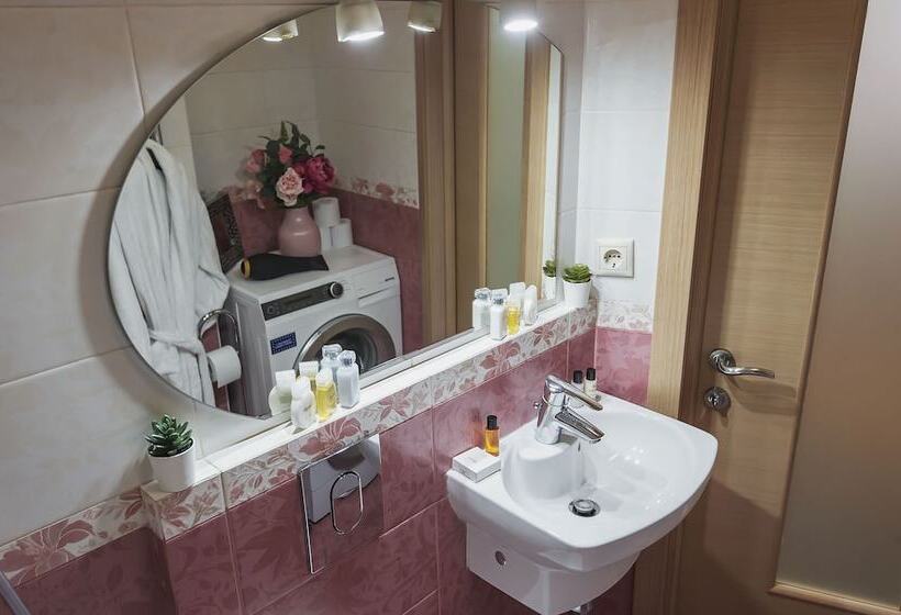 Gm Apartment Serafimovicha 2   88