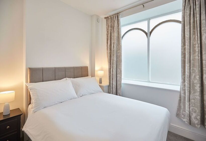 Host & Stay   High Street Apartments