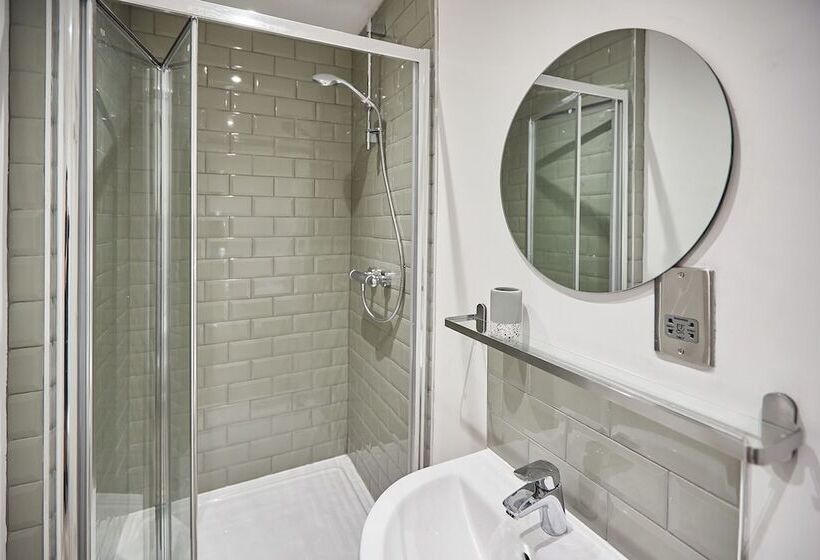 Host & Stay   High Street Apartments