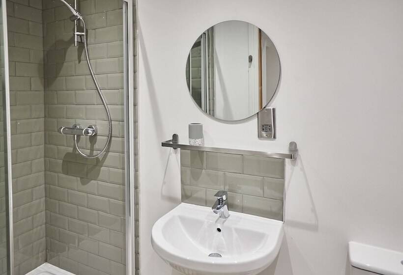 Host & Stay   High Street Apartments