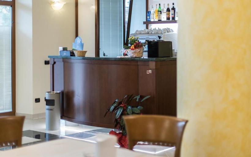 فندق فئة نجمة واحدة Ristorante Tesoro