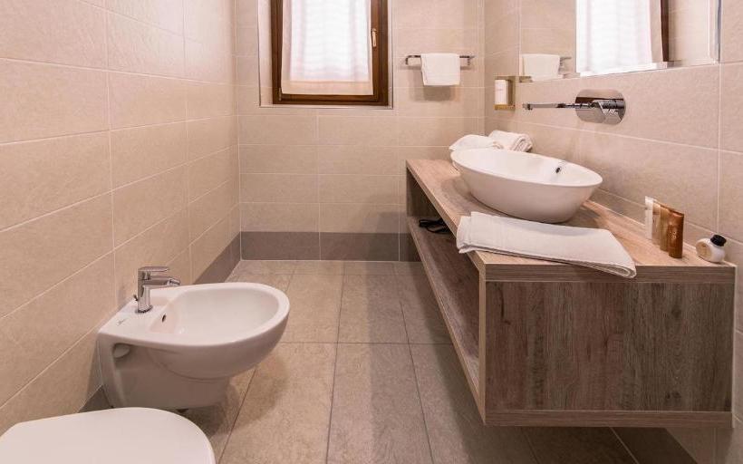 فندق فئة نجمة واحدة Ristorante Tesoro