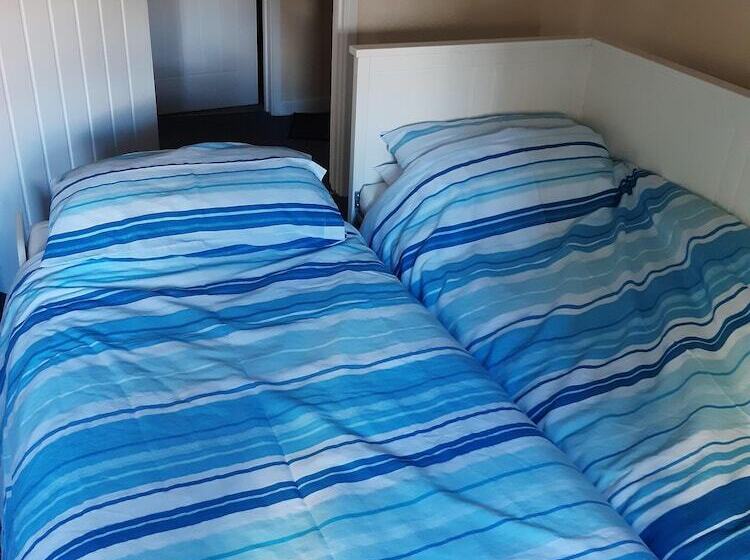 Хостел The Rampant Horse Public House