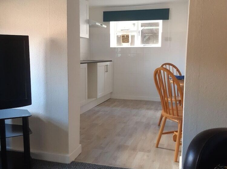 Хостел The Rampant Horse Public House