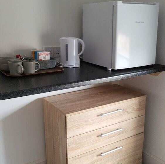 Хостел The Rampant Horse Public House