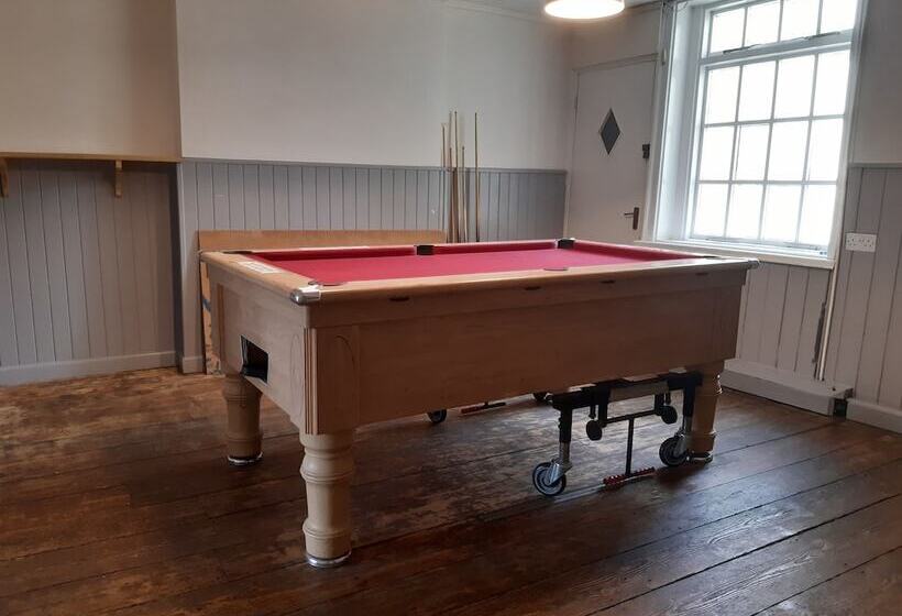 Хостел The Rampant Horse Public House