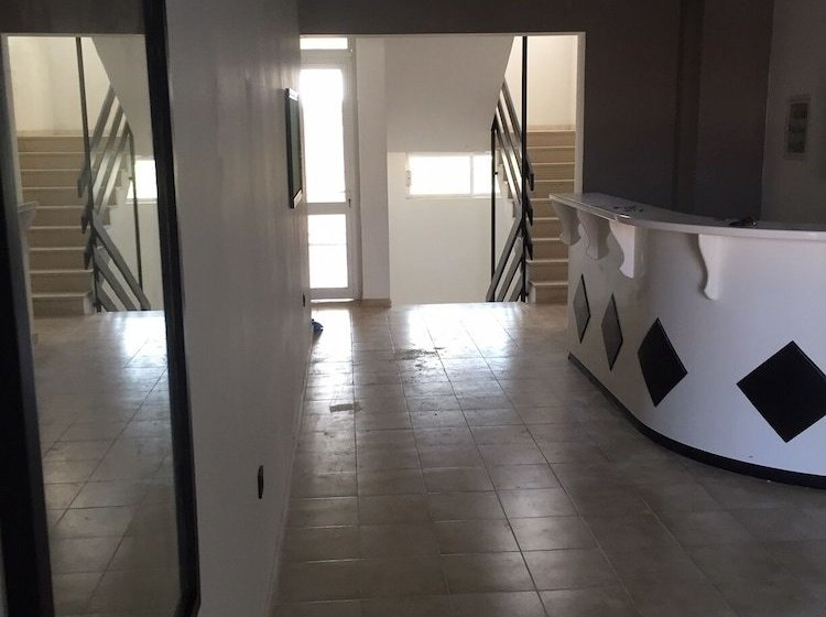 酒店 Black Rose  & Suites