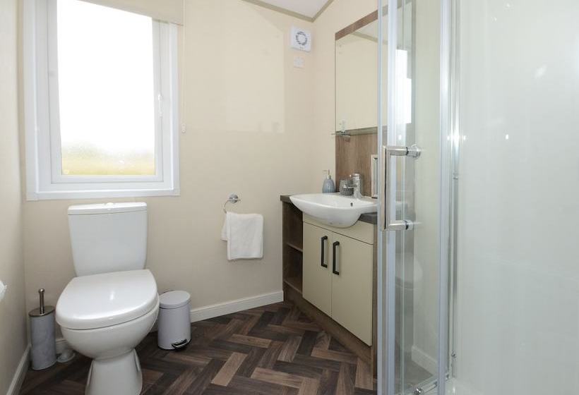 Отель Ca Holiday Management Kingfisher Lodge