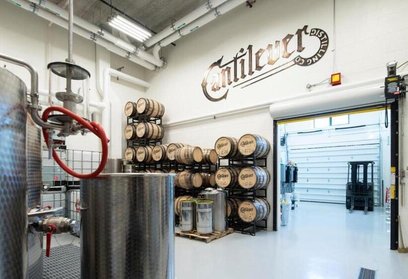 Cantilever Hotel, Trademark Collection By Wyndham