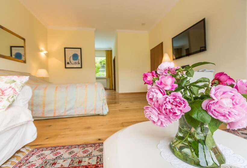 ホテル Winzerverein