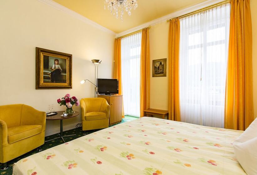 ホテル Winzerverein