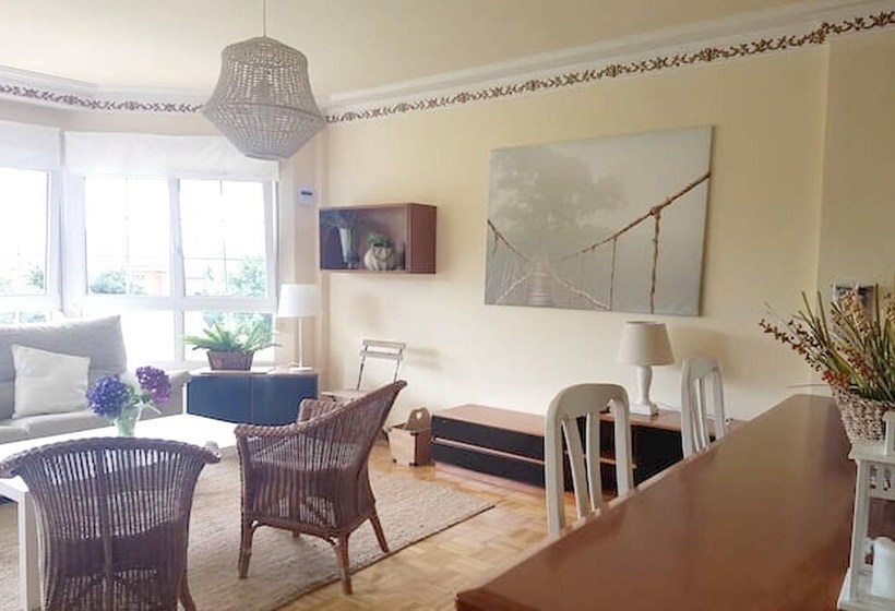 Charming House In Bastian