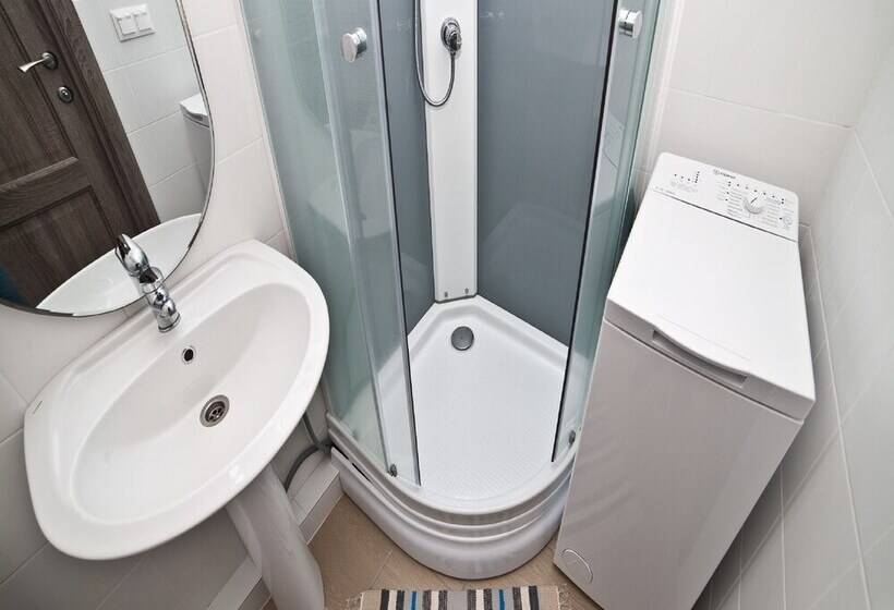 Marin Dom Na Malysheva 42a