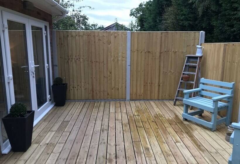 Oakley Country Retreat 1 Bed Garden Free Parking