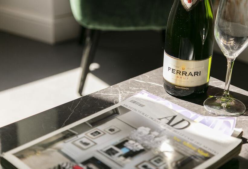 פנסיון Hadrianus Temple Suites   The Venue Collection