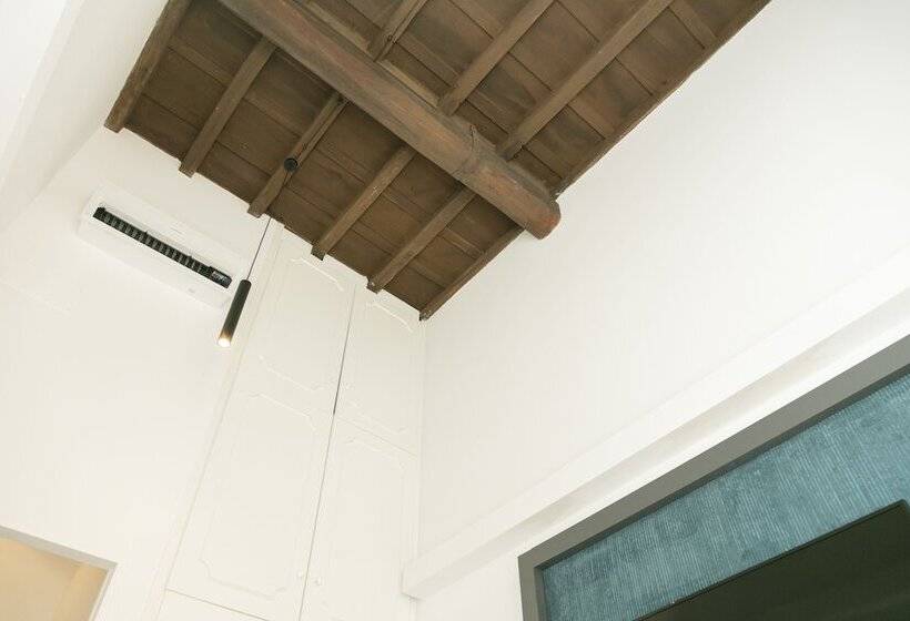 פנסיון Hadrianus Temple Suites   The Venue Collection