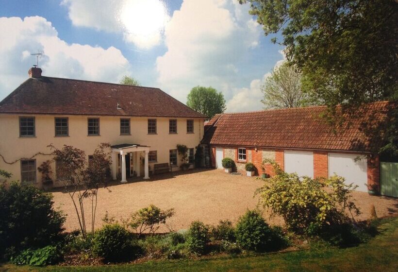 بنسيون Chalkcroft Lodge