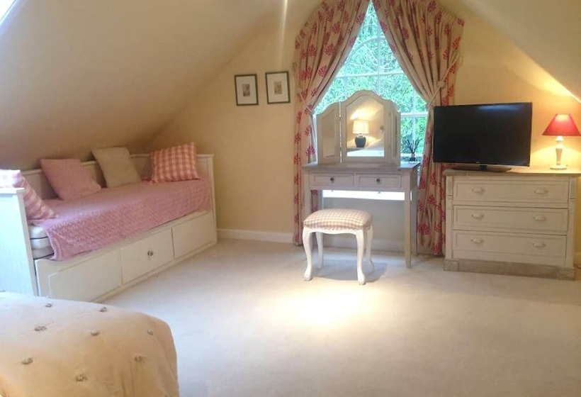 بنسيون Chalkcroft Lodge