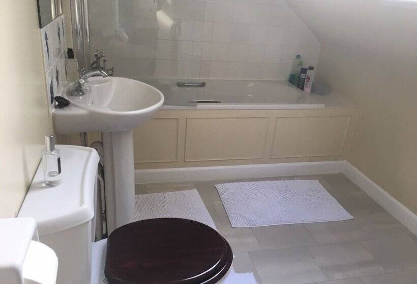 بنسيون Chalkcroft Lodge