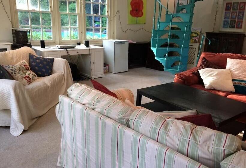 بنسيون Chalkcroft Lodge