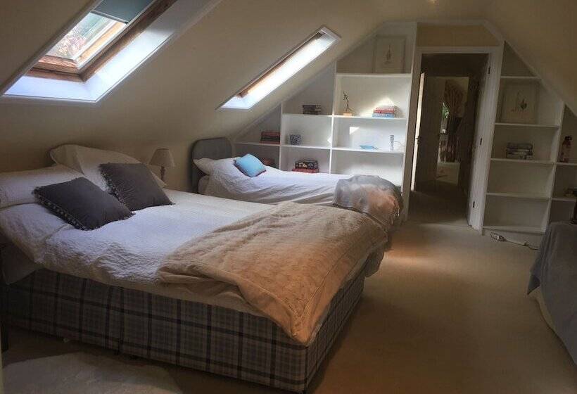 بنسيون Chalkcroft Lodge