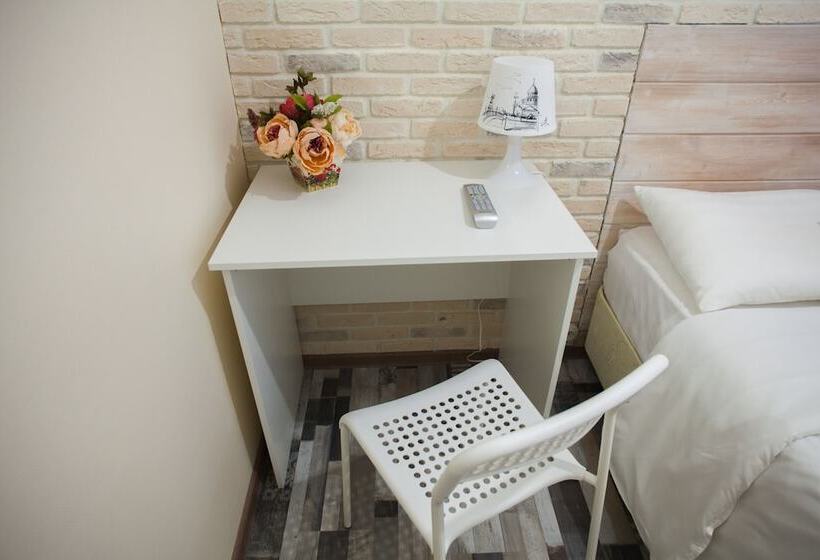 ペンション Guesthouse Whitenight