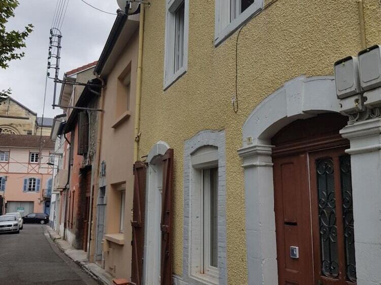 펜션 Lourdes Guesthouse