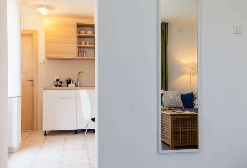 膳宿费 Rooms & Apartments Karlo