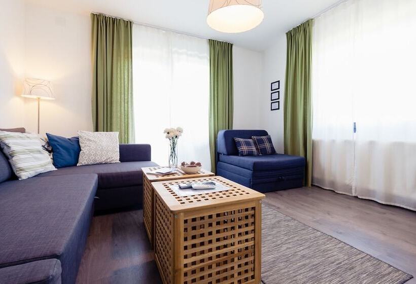 膳宿费 Rooms & Apartments Karlo