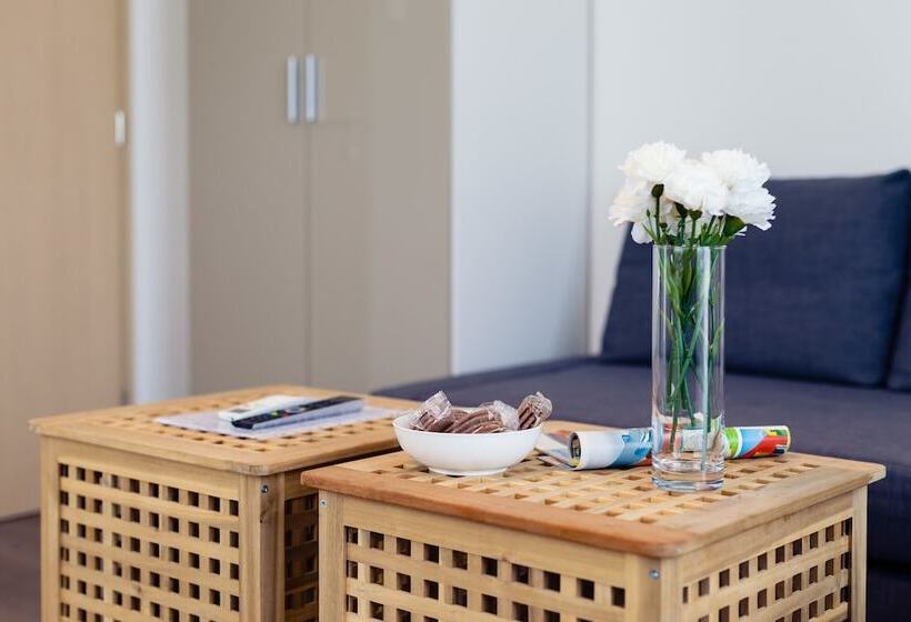 膳宿费 Rooms & Apartments Karlo