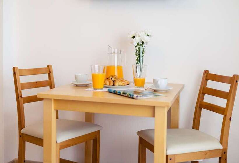 膳宿费 Rooms & Apartments Karlo