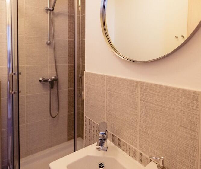 膳宿费 Rooms & Apartments Karlo